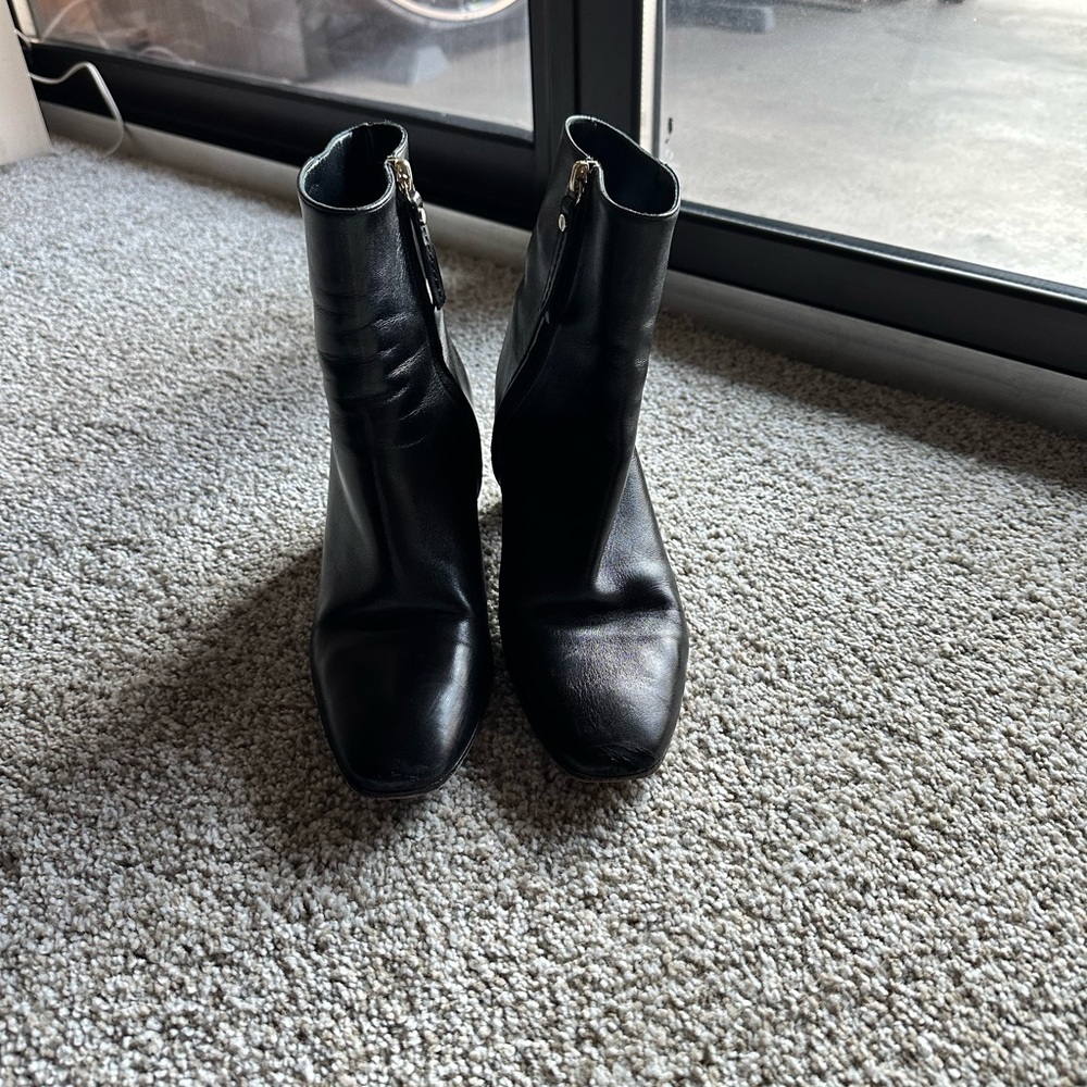 M Gemi Black Leather Ankle Boots